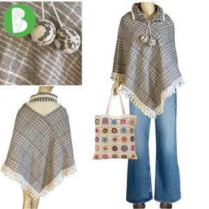 VINTAGE 1970'S HANDMADE TAUPE & CREAM WOOL PONCHO WITH FRINGE & POM POMS (L)